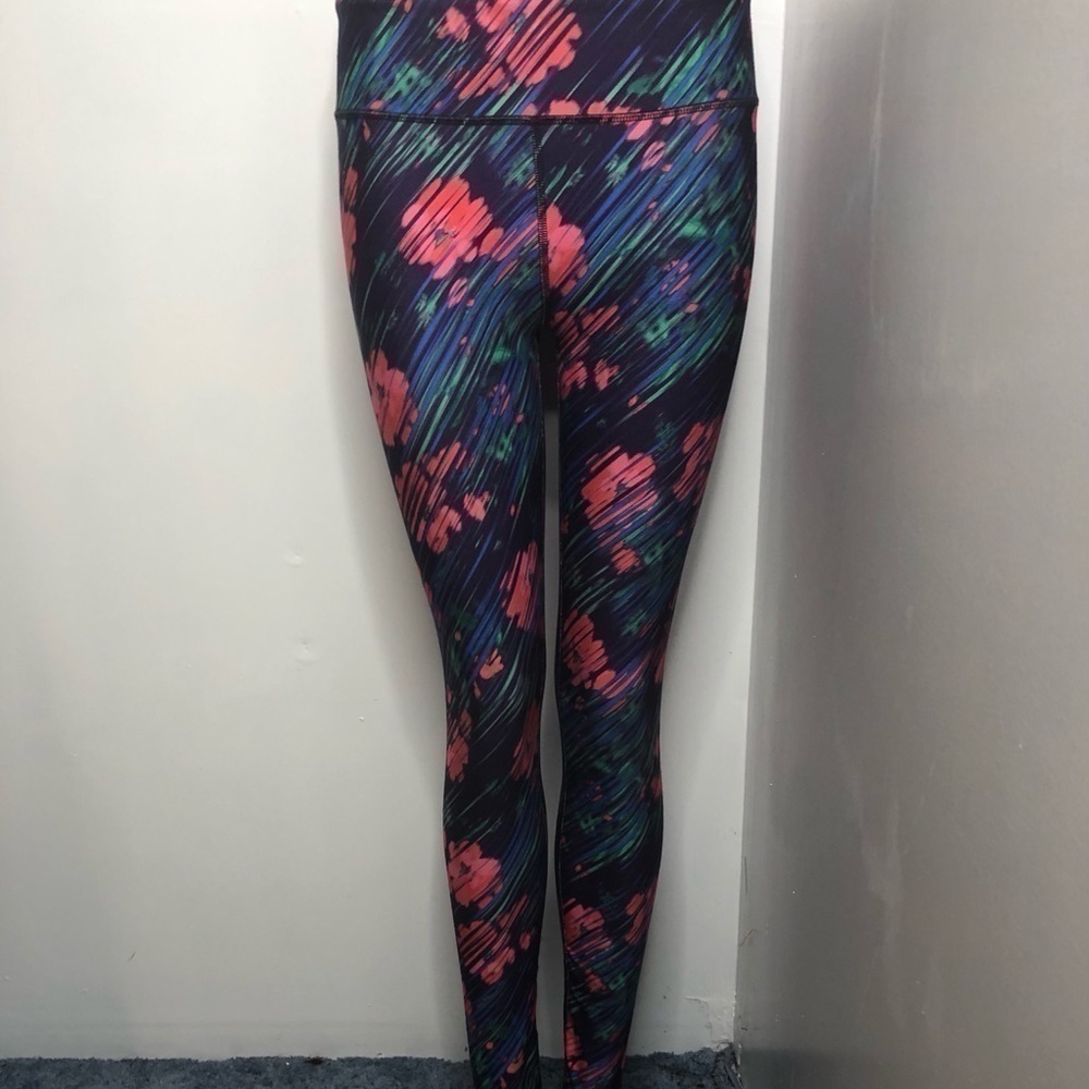 Beautiful Fabletics - Picture 11 of 11